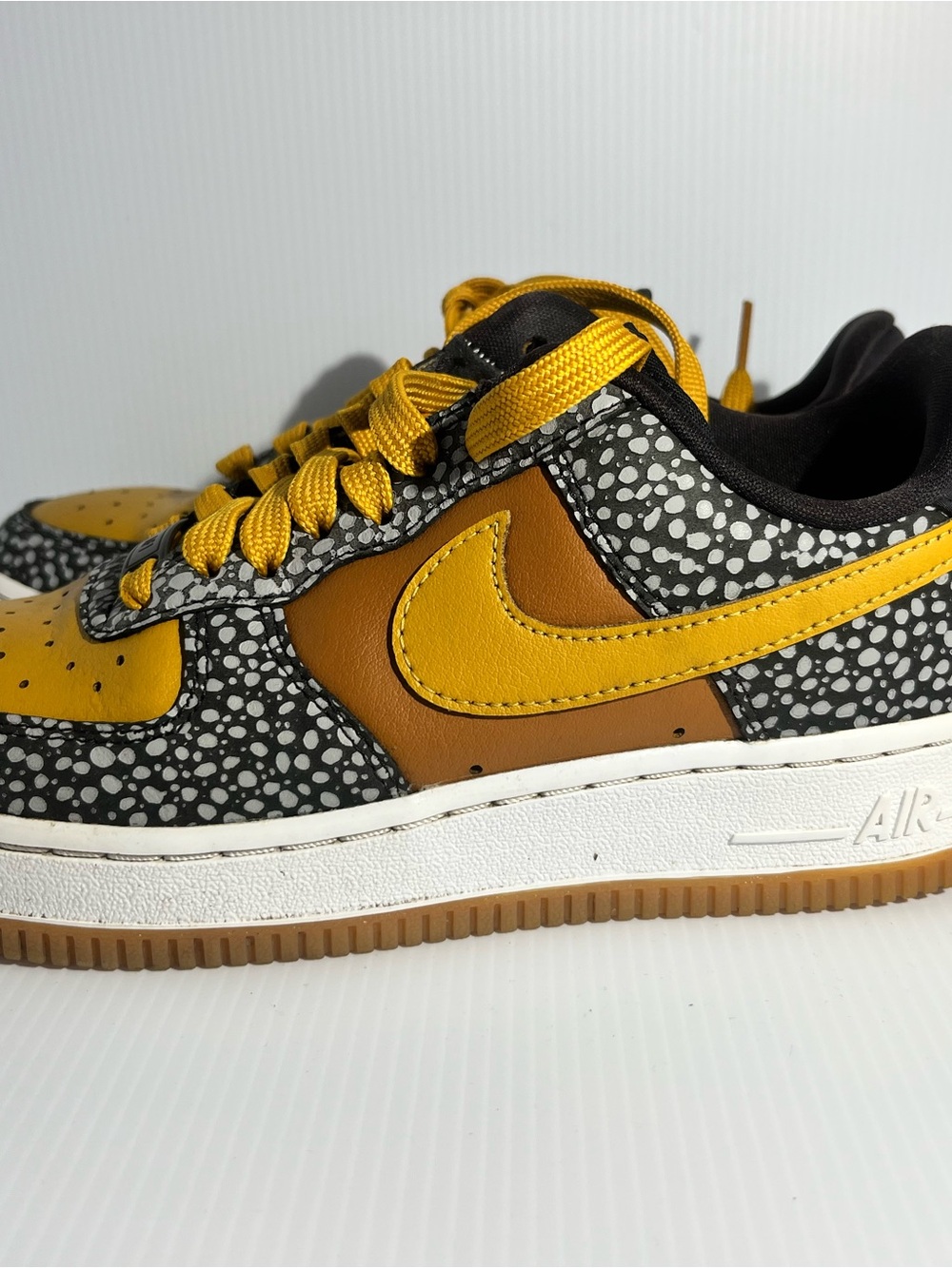 Rare Nike Air Force One “Safari”